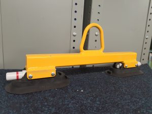 Vacuum lifting bar